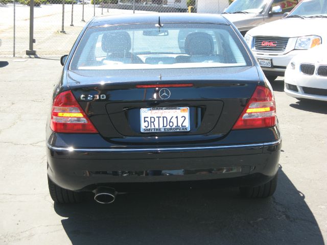 Mercedes-Benz C-Class 2006 photo 23