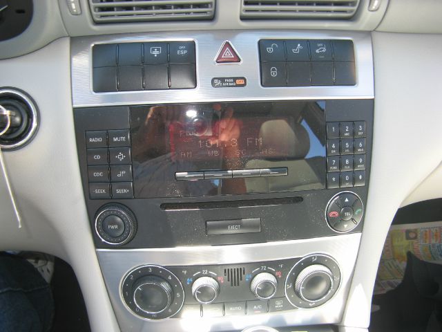 Mercedes-Benz C-Class 2006 photo 24