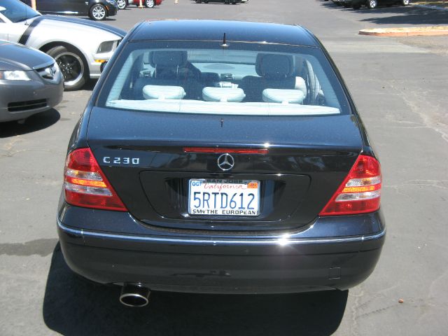 Mercedes-Benz C-Class 2006 photo 6