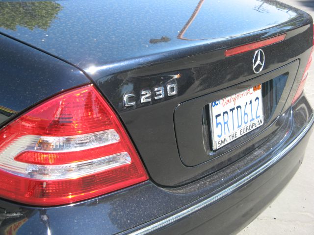 Mercedes-Benz C-Class 2006 photo 8