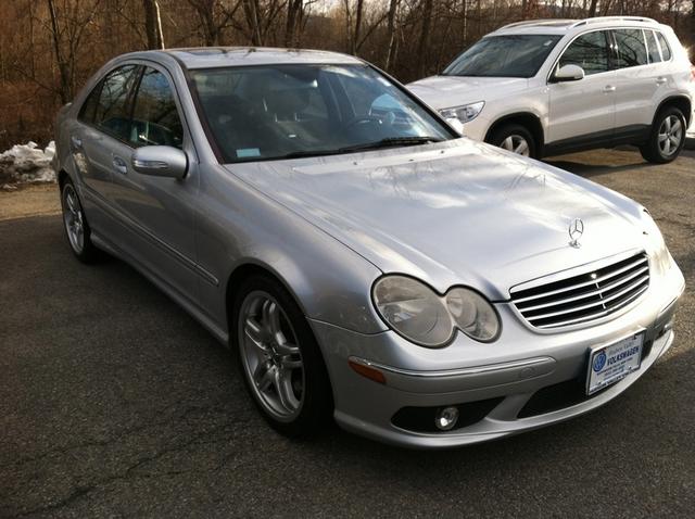 Mercedes-Benz C-Class 2006 photo 2