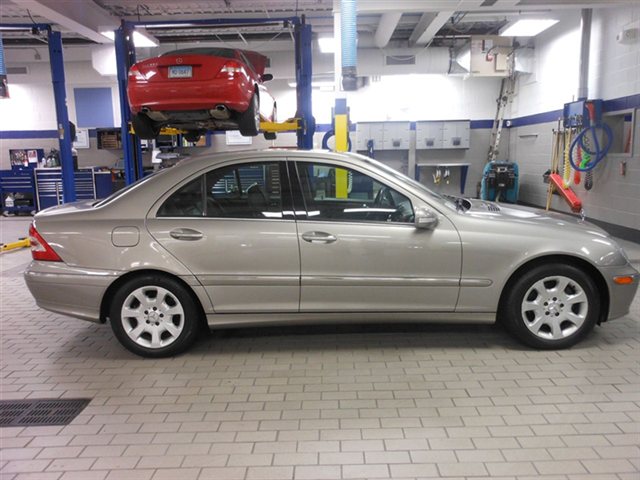 Mercedes-Benz C-Class 2006 photo 3