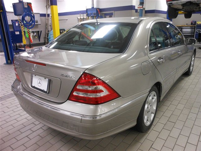 Mercedes-Benz C-Class 2006 photo 4