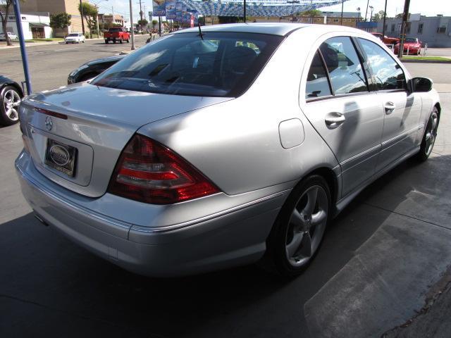 Mercedes-Benz C-Class 2006 photo 27