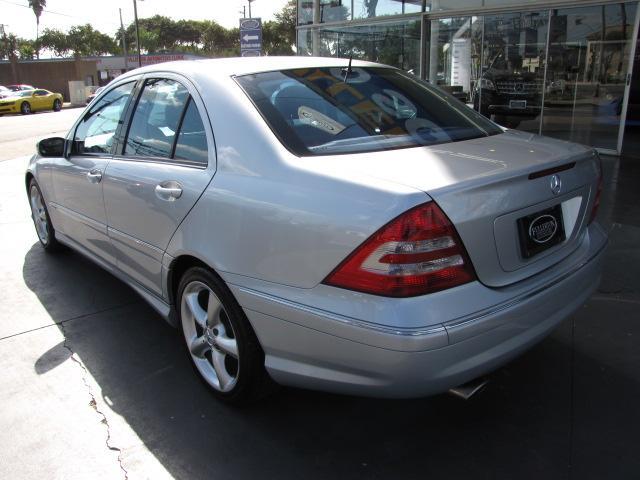 Mercedes-Benz C-Class 2006 photo 8