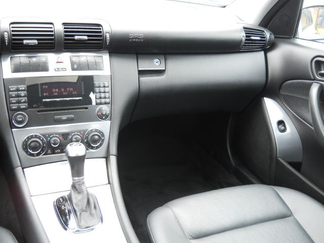 Mercedes-Benz C-Class 2006 photo 4