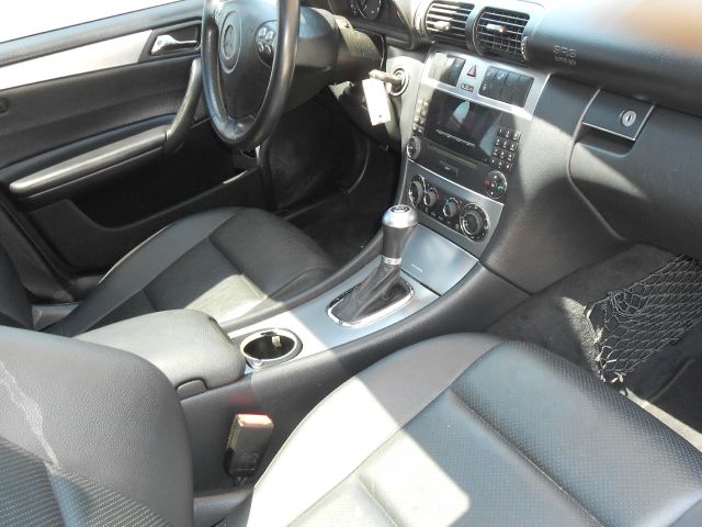 Mercedes-Benz C-Class 2006 photo 11