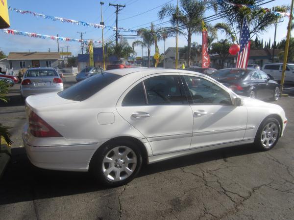 Mercedes-Benz C-Class 2006 photo 6