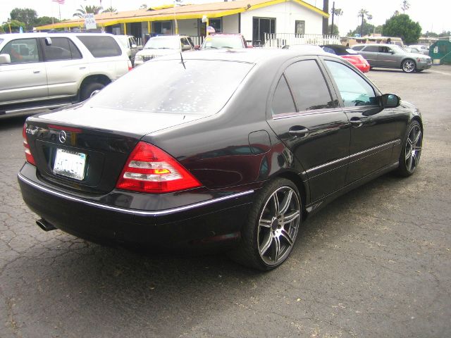 Mercedes-Benz C-Class 2006 photo 2