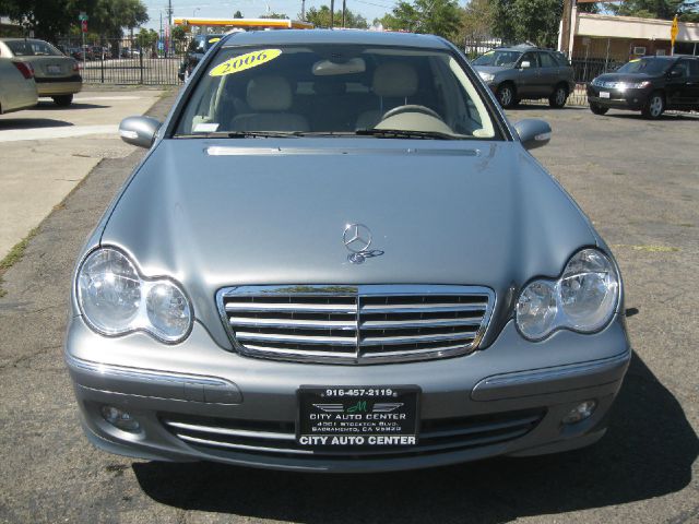 Mercedes-Benz C-Class 2006 photo 2