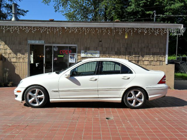 Mercedes-Benz C-Class 2006 photo 10