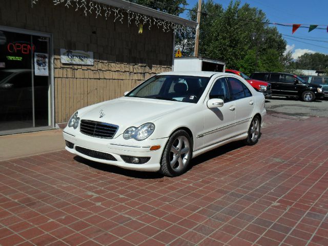 Mercedes-Benz C-Class 2006 photo 23