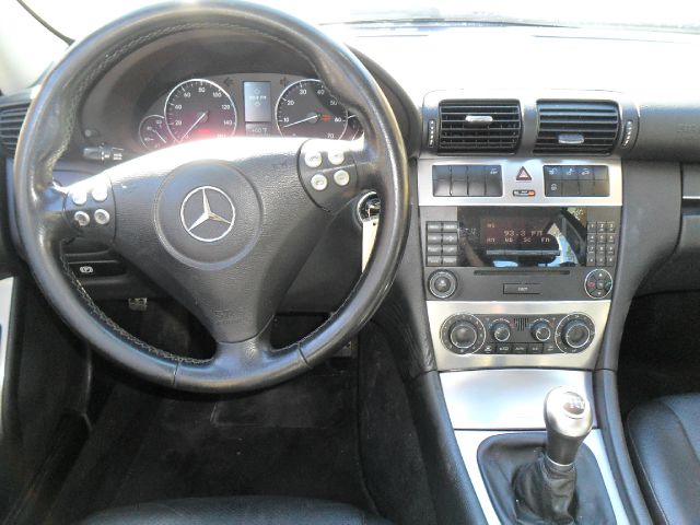 Mercedes-Benz C-Class 2006 photo 4