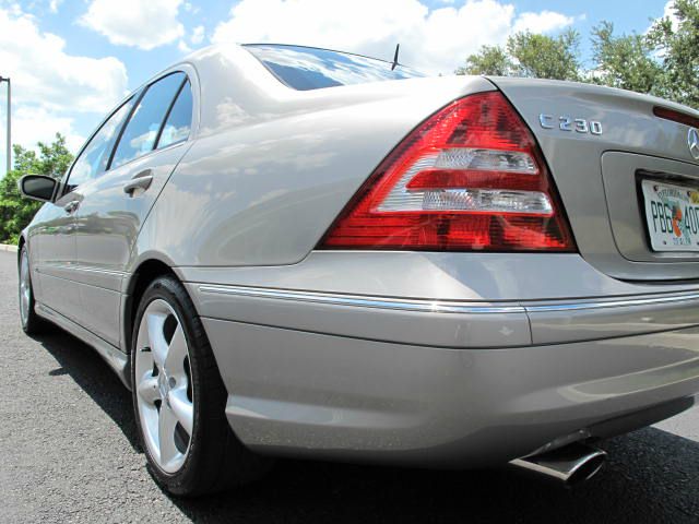 Mercedes-Benz C-Class 2006 photo 19