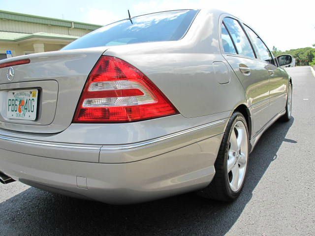 Mercedes-Benz C-Class 2006 photo 20