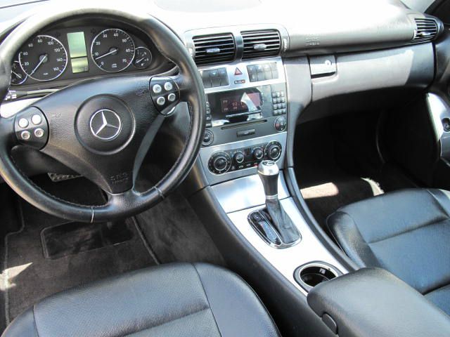 Mercedes-Benz C-Class 2006 photo 4