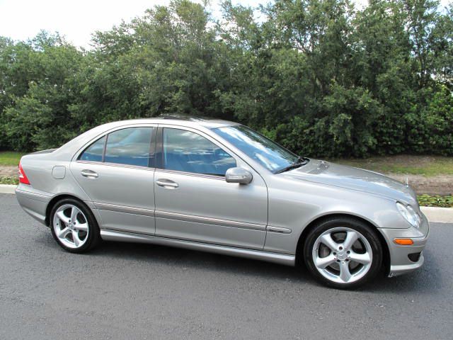 Mercedes-Benz C-Class 2006 photo 9