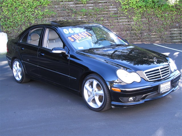 Mercedes-Benz C-Class 2006 photo 2