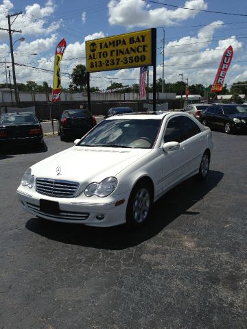 Mercedes-Benz C-Class 2006 photo 2