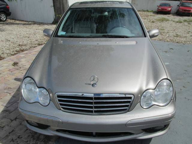 Mercedes-Benz C-Class 2006 photo 4