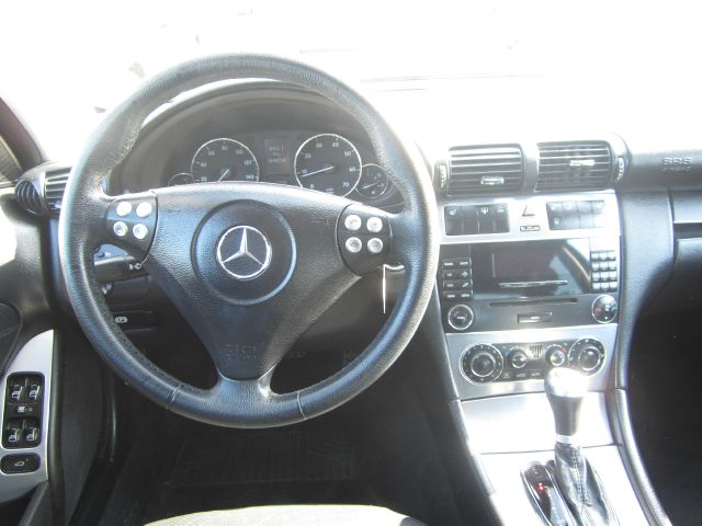 Mercedes-Benz C-Class 2006 photo 1