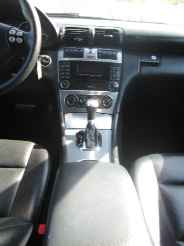 Mercedes-Benz C-Class 2006 photo 11