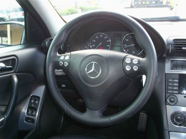 Mercedes-Benz C-Class 2006 photo 13