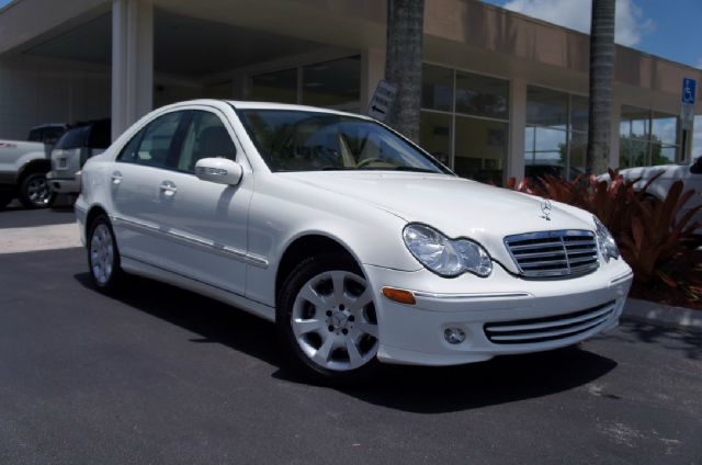 Mercedes-Benz C-Class 2006 photo 4