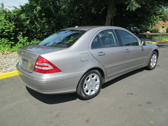 Mercedes-Benz C-Class 2006 photo 3