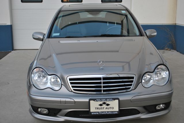 Mercedes-Benz C-Class 2006 photo 2