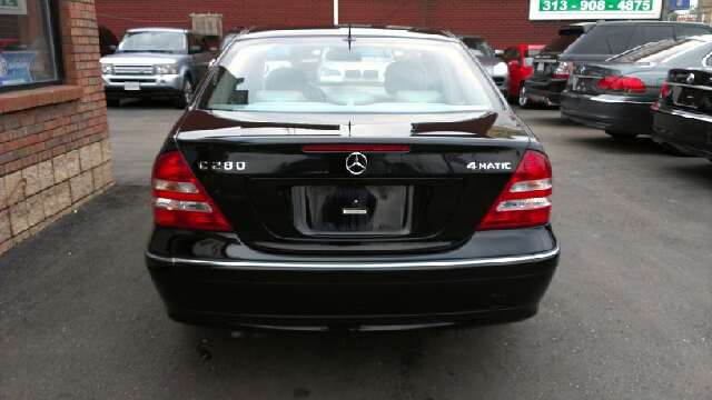 Mercedes-Benz C-Class 2006 photo 2