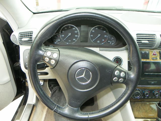 Mercedes-Benz C-Class 2007 photo 2