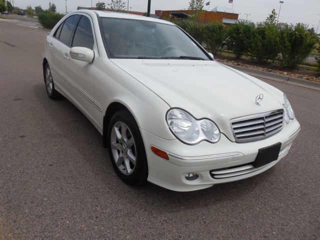 Mercedes-Benz C-Class 2007 photo 2