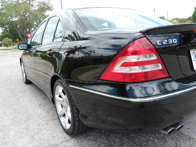 Mercedes-Benz C-Class 2007 photo 12