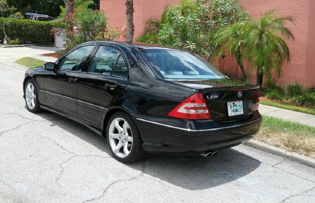 Mercedes-Benz C-Class 2007 photo 16