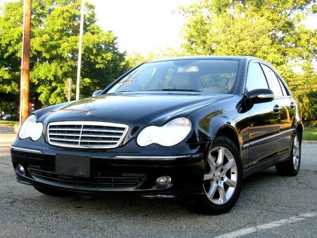 Mercedes-Benz C-Class 2007 photo 2