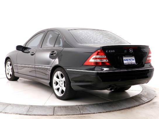 Mercedes-Benz C-Class 2007 photo 2