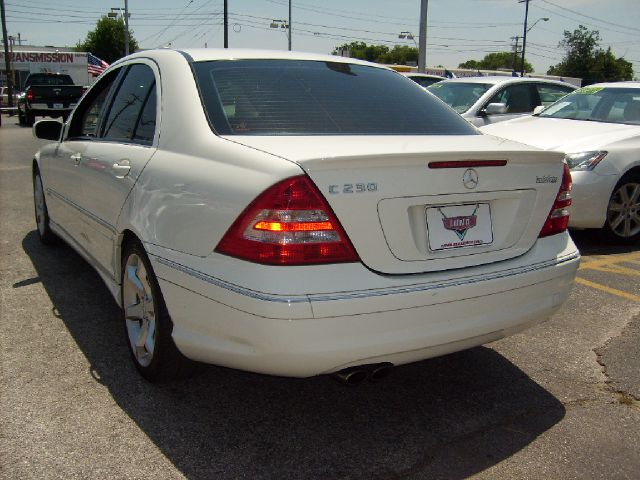 Mercedes-Benz C-Class 2007 photo 2