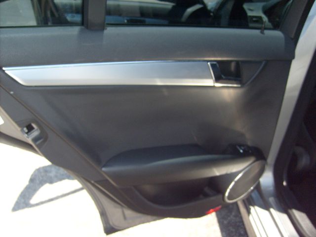 Mercedes-Benz C-Class 2008 photo 20