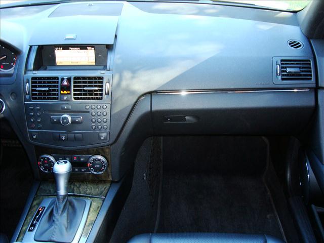 Mercedes-Benz C-Class 2008 photo 20