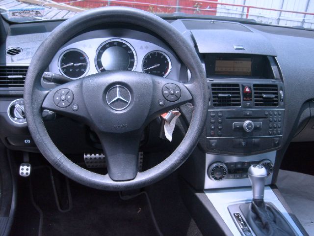 Mercedes-Benz C-Class 2008 photo 11