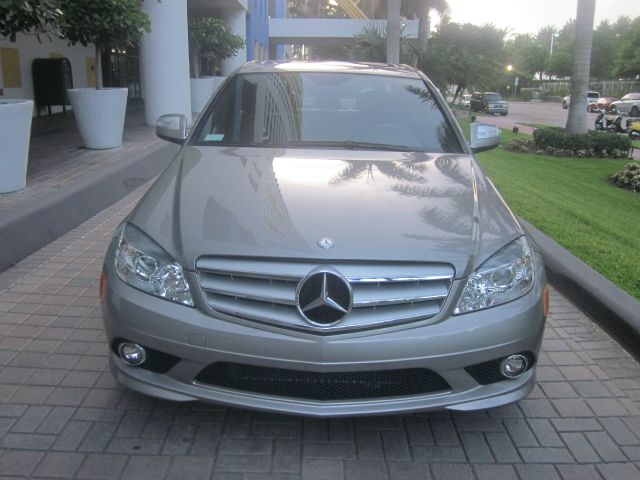 Mercedes-Benz C-Class 2009 photo 2