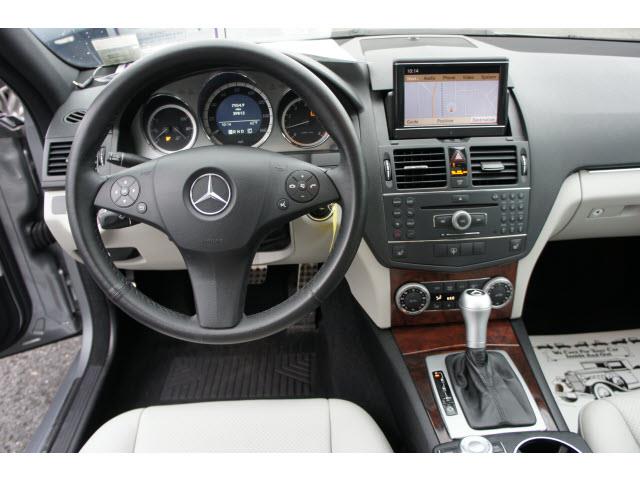 Mercedes-Benz C-Class 2009 photo 2