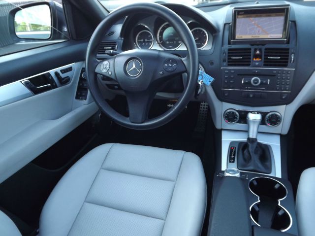 Mercedes-Benz C-Class 2009 photo 13