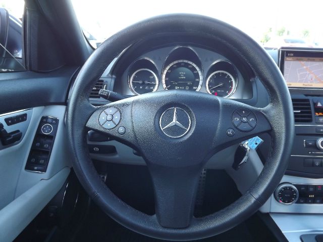 Mercedes-Benz C-Class 2009 photo 23