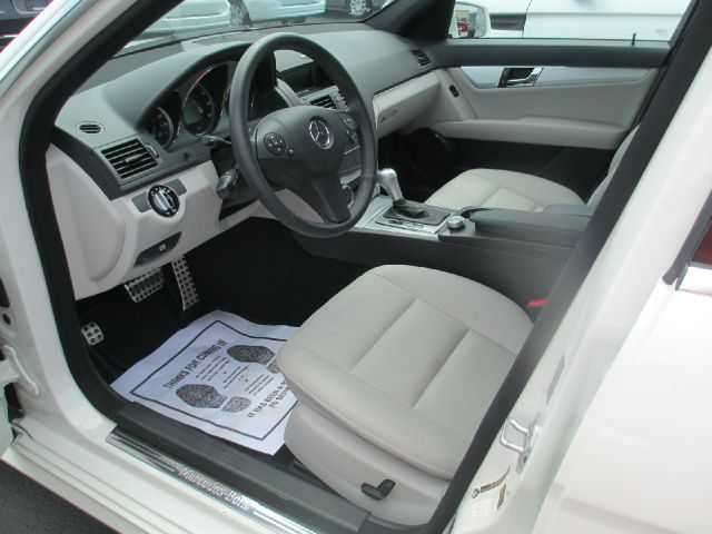 Mercedes-Benz C-Class 2010 photo 1