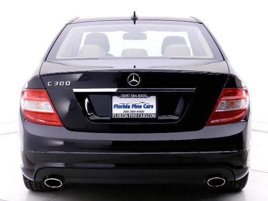 Mercedes-Benz C-Class 2010 photo 22