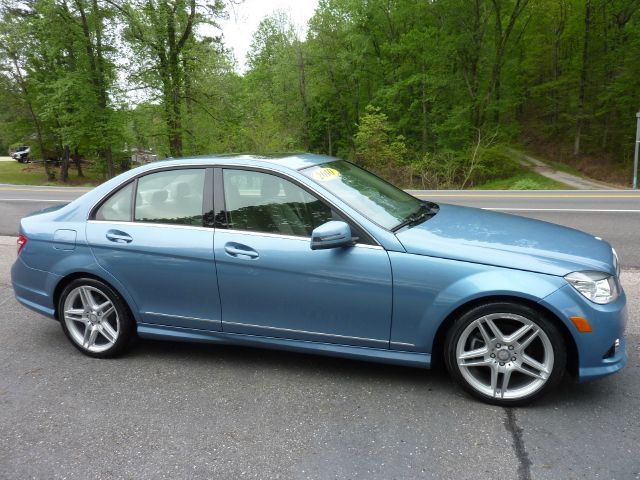 Mercedes-Benz C-Class 2WD Crew Cab 143.5 LTZ Sedan