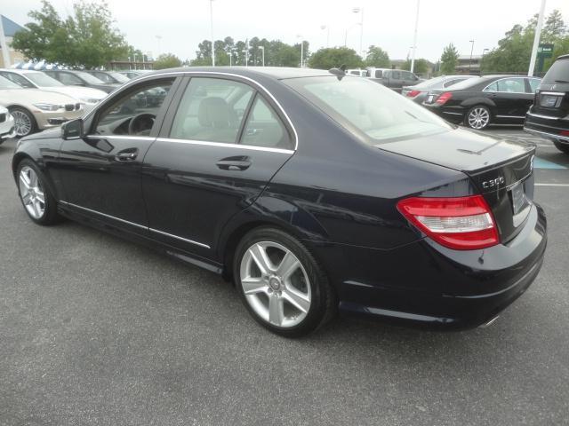 Mercedes-Benz C-Class 2010 photo 4