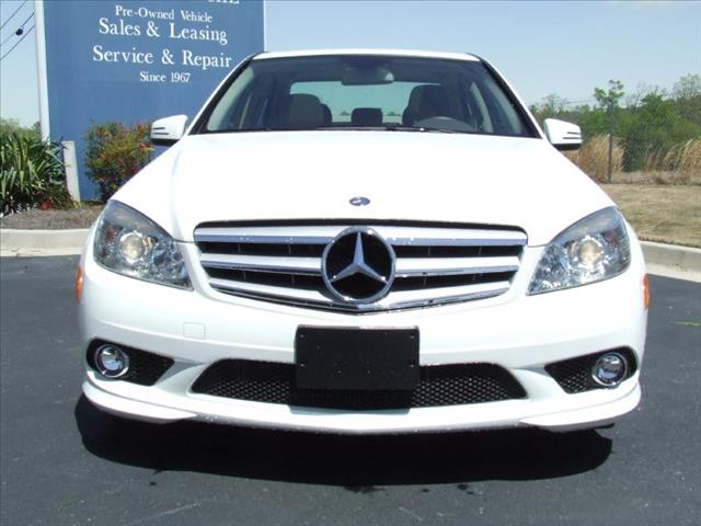 Mercedes-Benz C-Class 2010 photo 2